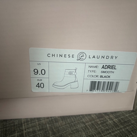 NWT: Black booties size 9.5 - Picture 5 of 5